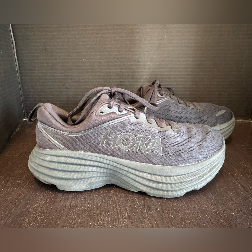 Hoka One One Women’s Bondi 8, Black Running Shoes, Size 7.5B